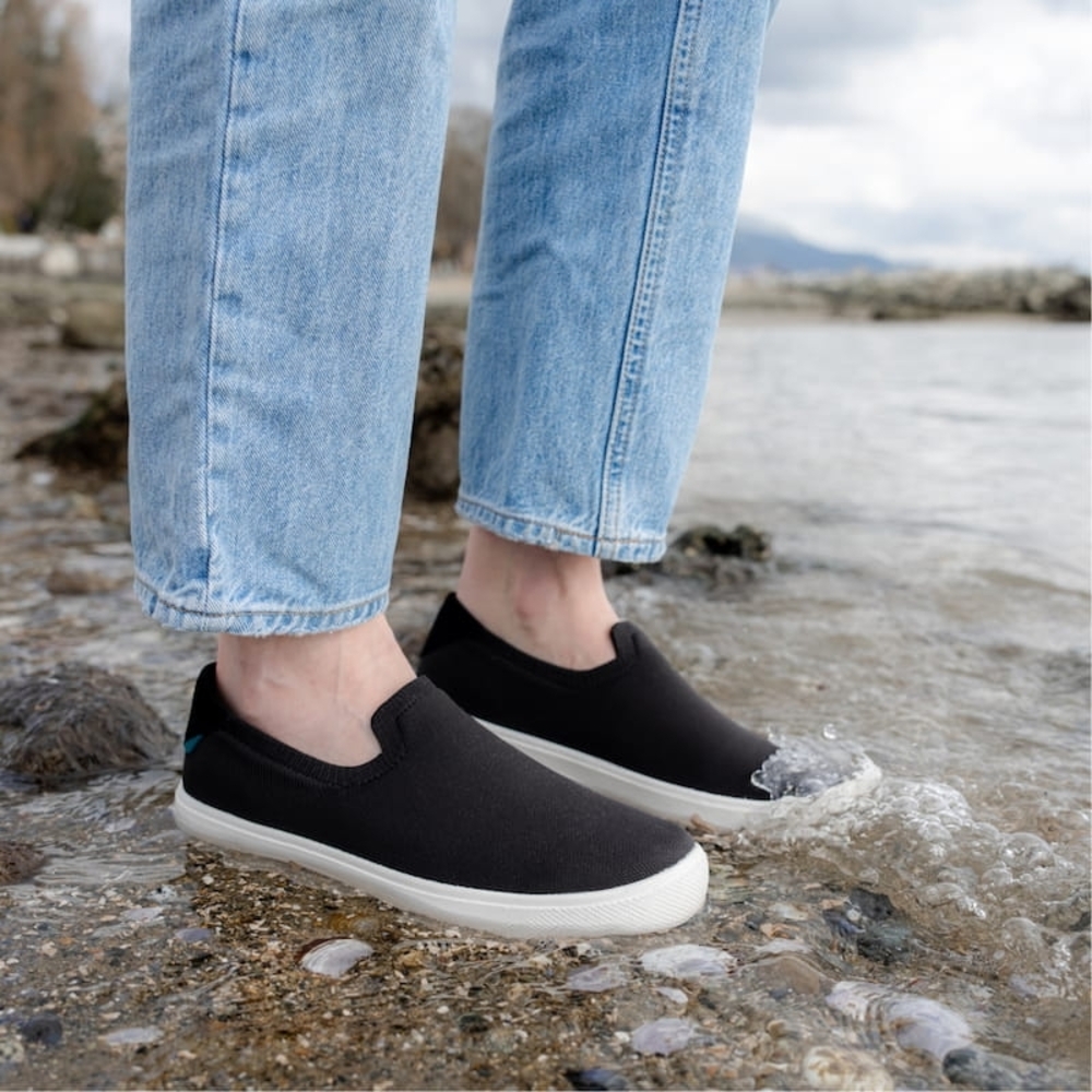 NWOT Vessi Sunday Shoes